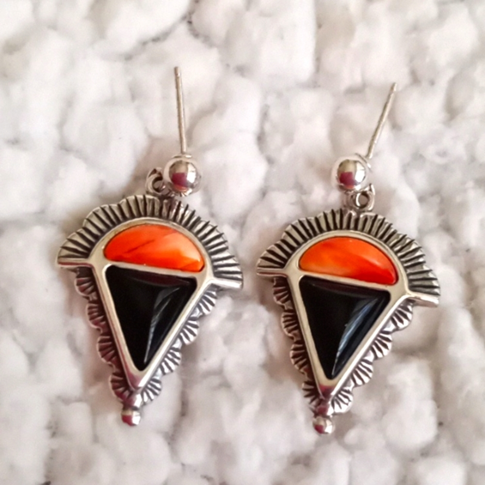CAROLYN POLLOCK BLACK ONYX AND SPINNEY ORYSTER STERLING SILVER EARRING'S
